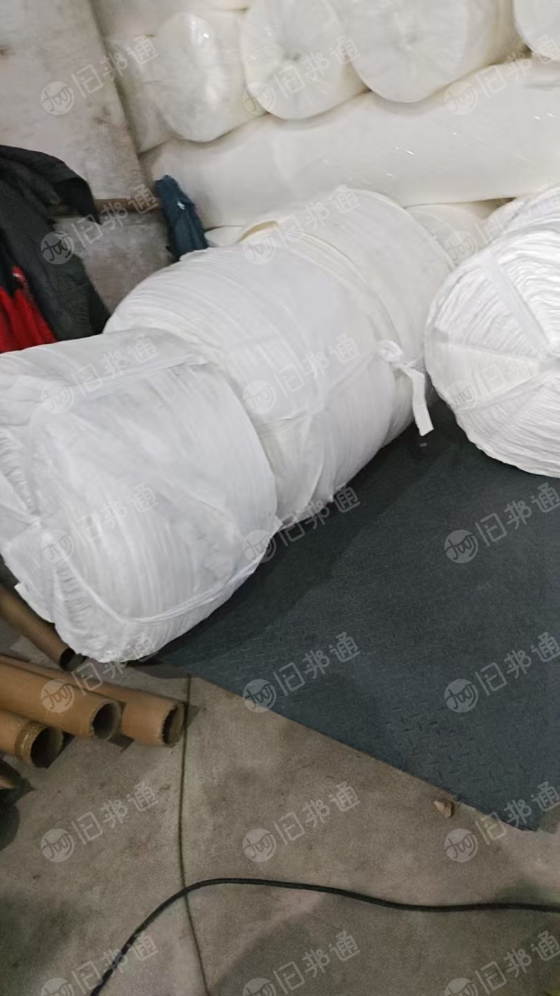 长期出售针刺土工布布条，涤纶布条，现货四十吨左右，可以拿来造粒用