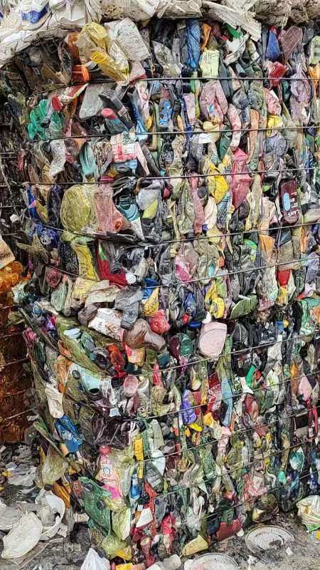 长期出售PET瓶砖，乳白瓶砖，杂瓶砖，够车发货