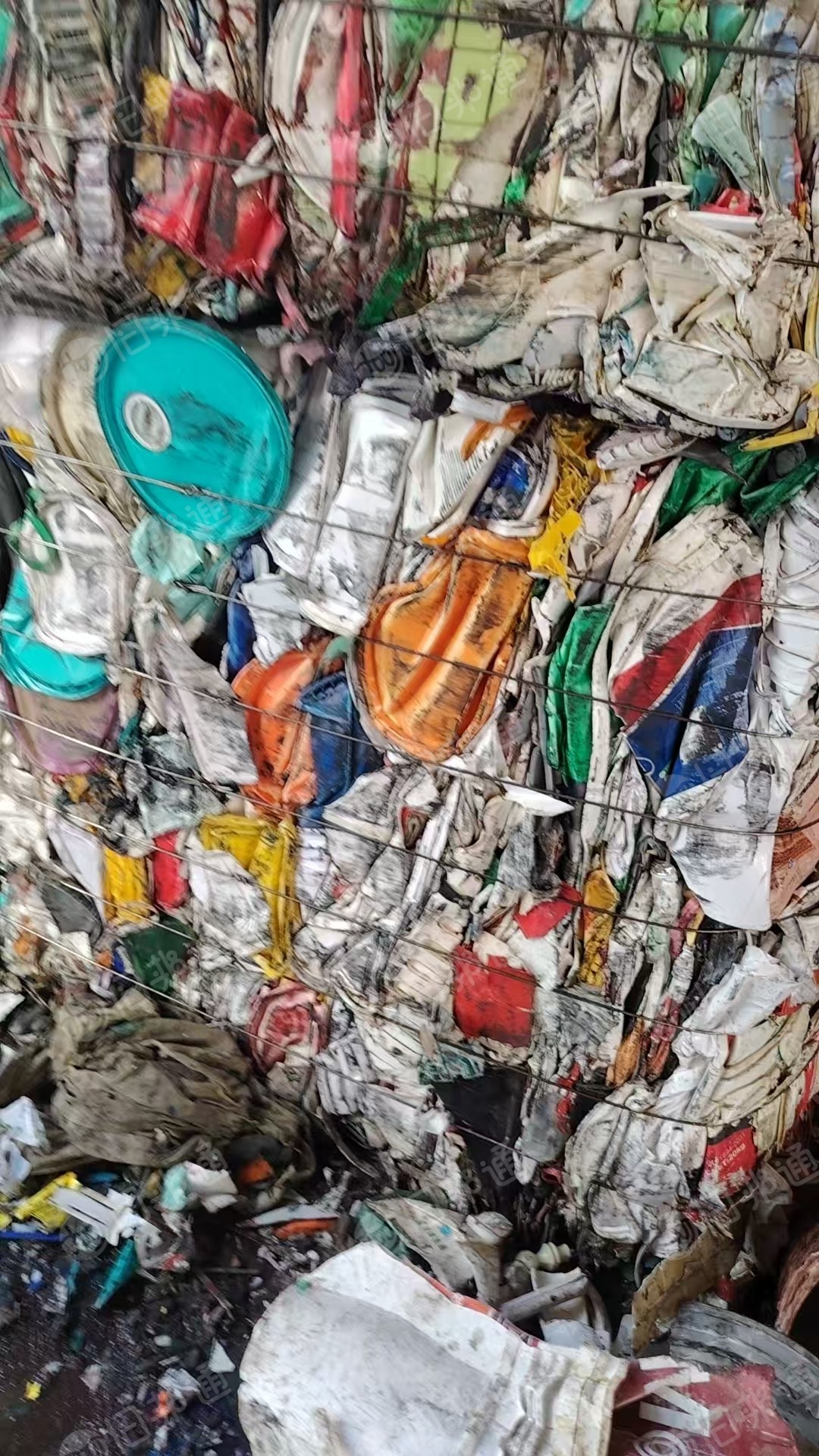 出售PP涂料桶压块，现货够挂