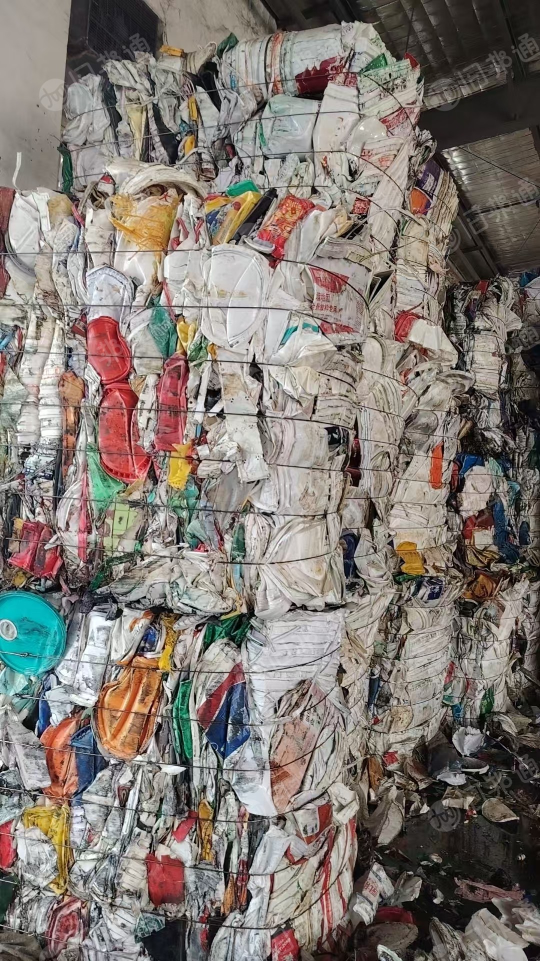 出售PP涂料桶压块，现货够挂