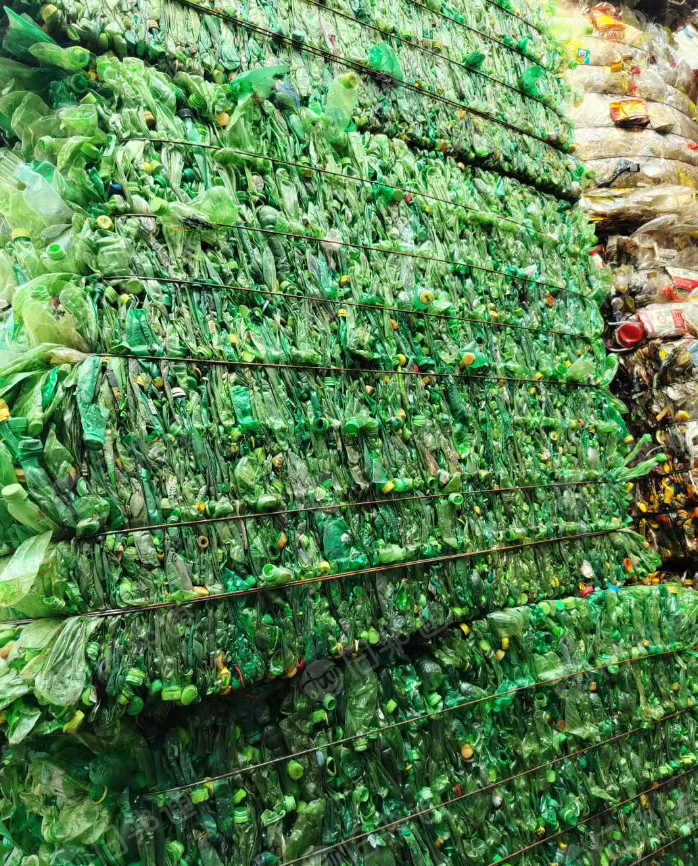 出售PET瓶砖，绿净瓶，白瓶砖，长期有货