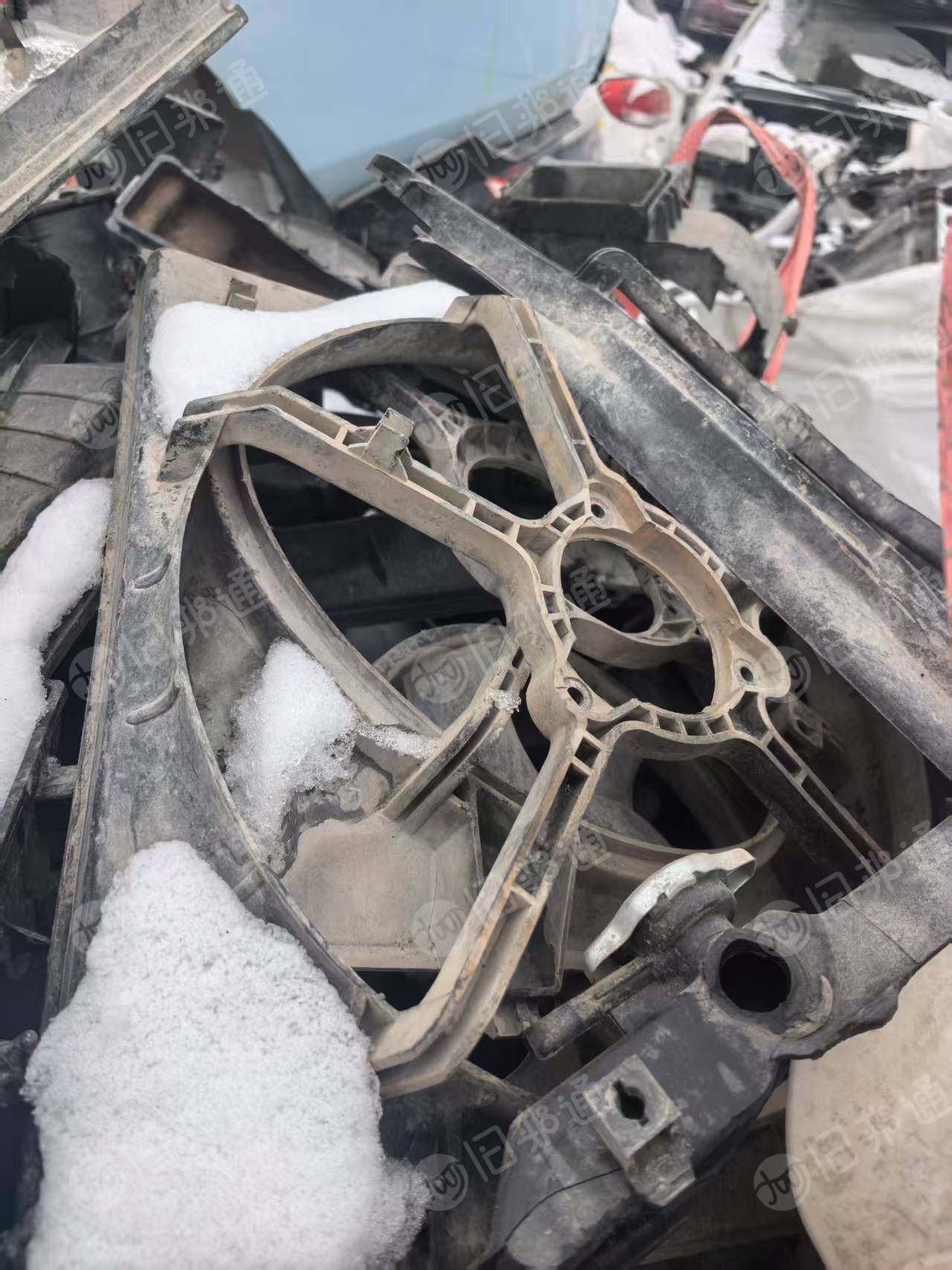 出售汽车尼龙废料，大量有货