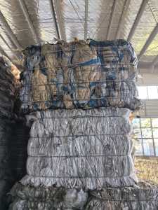 长期出售新能源吨包废料，正极负极各占一半左右