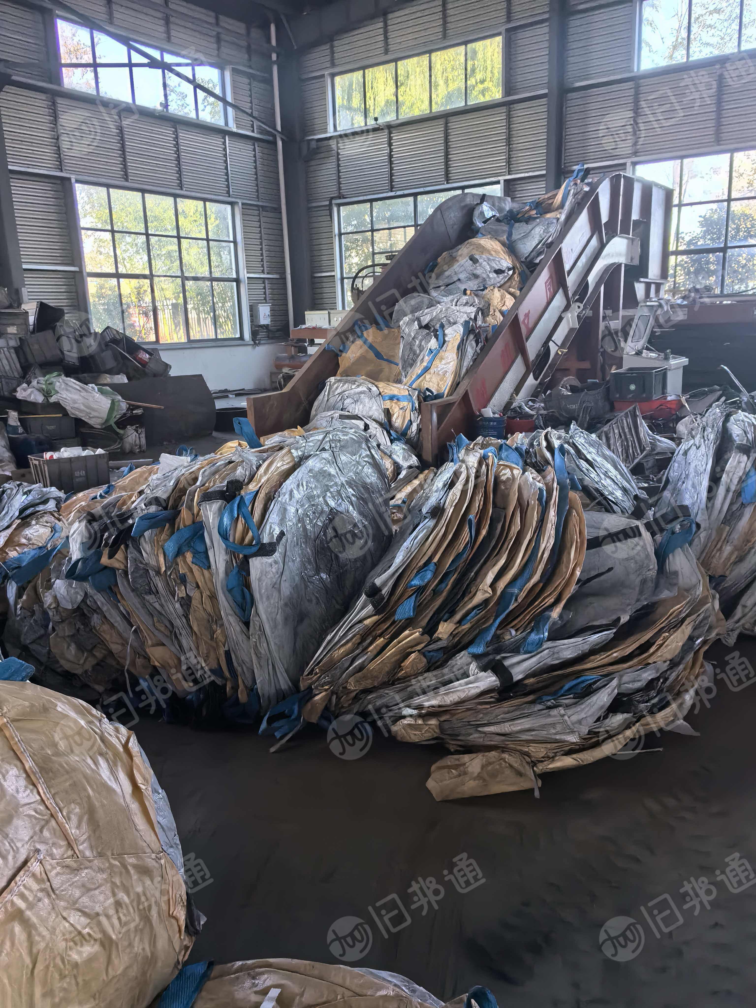 长期出售新能源吨包废料，正极负极各占一半左右