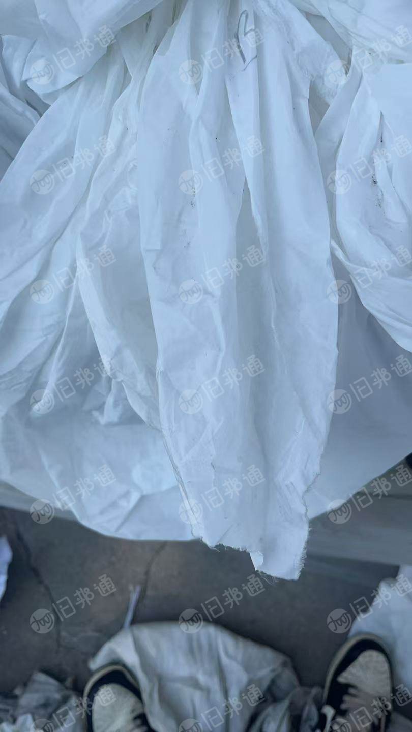 长期出售白色的纯尼龙废布，尼龙边角料，尼龙生坯布，现货三四吨