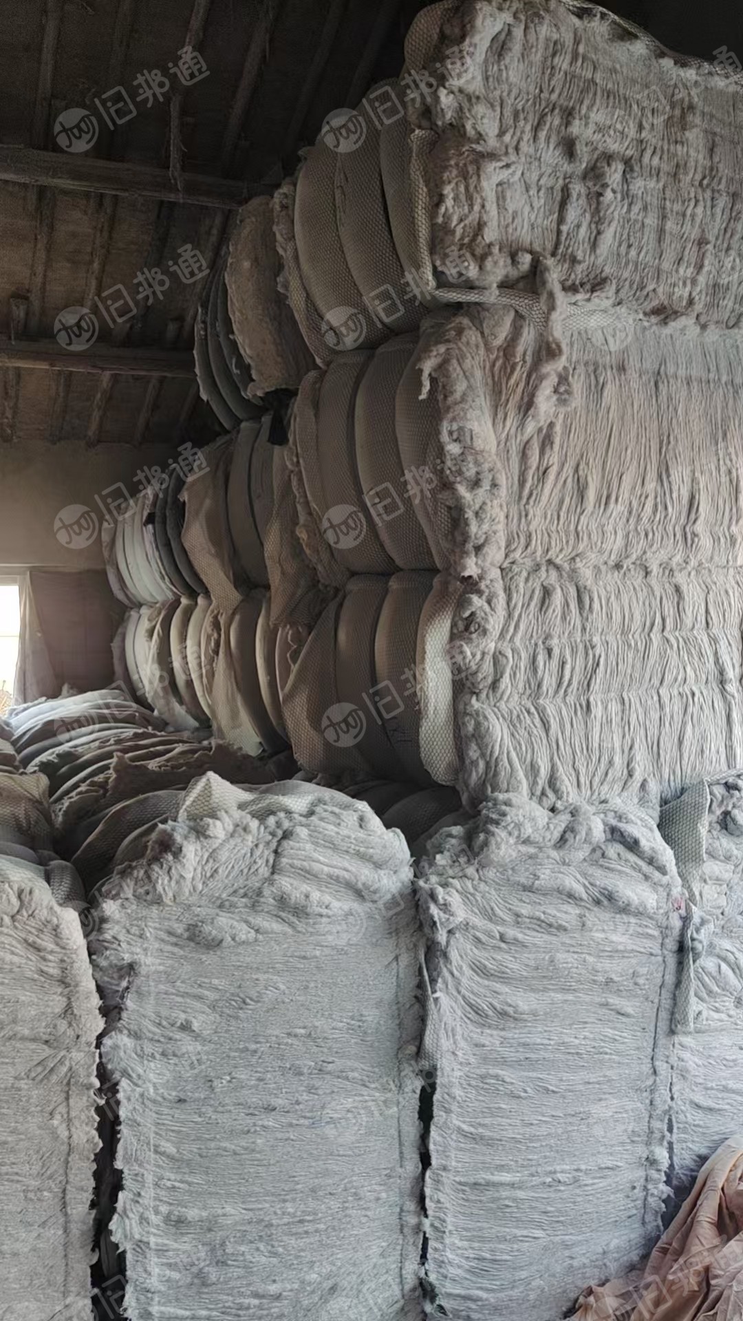 长期出售开松好的夹丝棉，次白棉，现货二十多吨