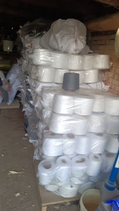 出售环锭纺涤棉库存纱线，涤棉棉纱，库存棉纱，现货有21支和32支，货在辽宁沈阳