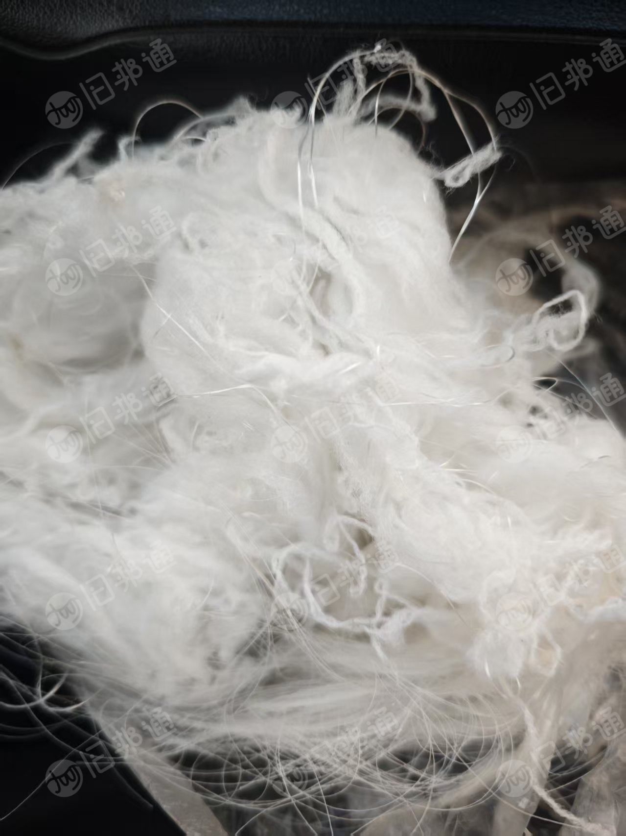 长期出售喷水机厂下来的涤纶废丝，涤纶干丝，涤纶水洗，月供20吨左右，货在浙江湖州