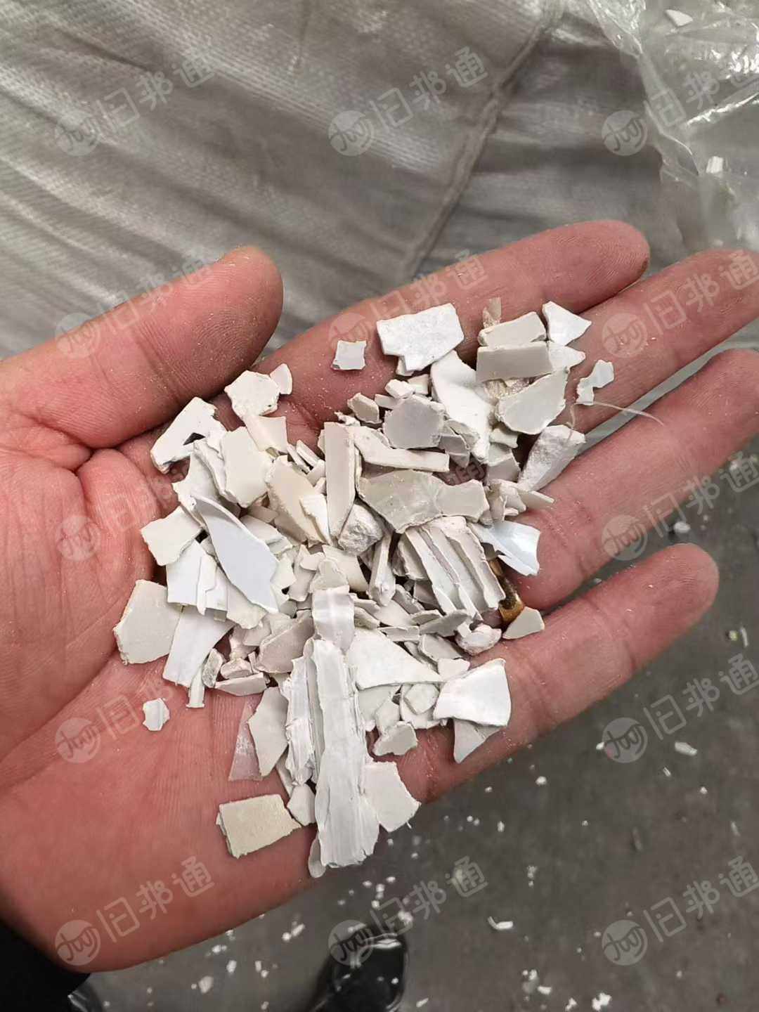 求购沉底花丙破碎料，沉底白丙破碎料，要求清水沉底