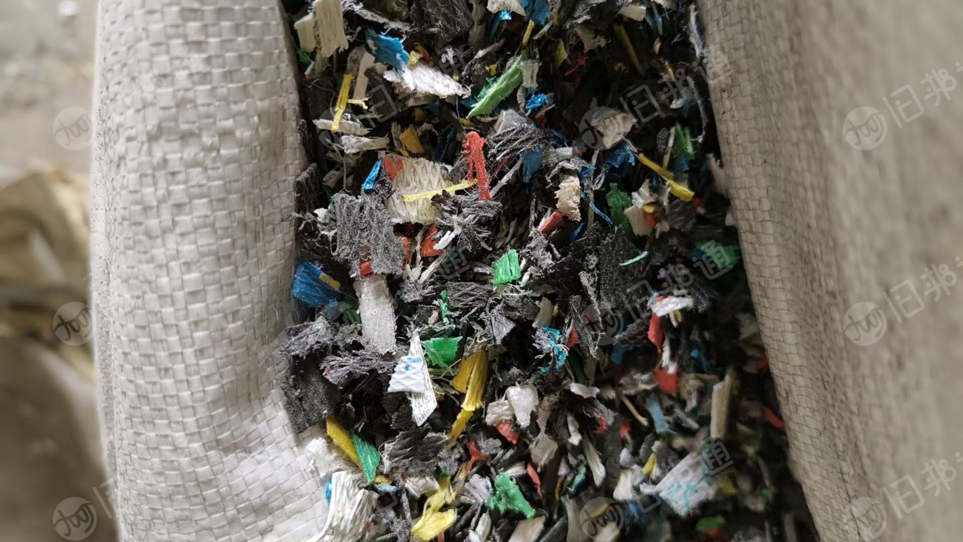 出售PP打包带下沉破碎料，现货6.8米一车，大概10来吨，月供五六十吨