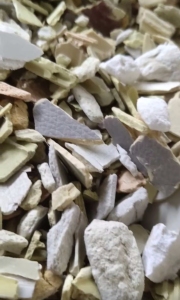 出售硬质PVC破碎料，PVC护墙板破碎料，现货够车