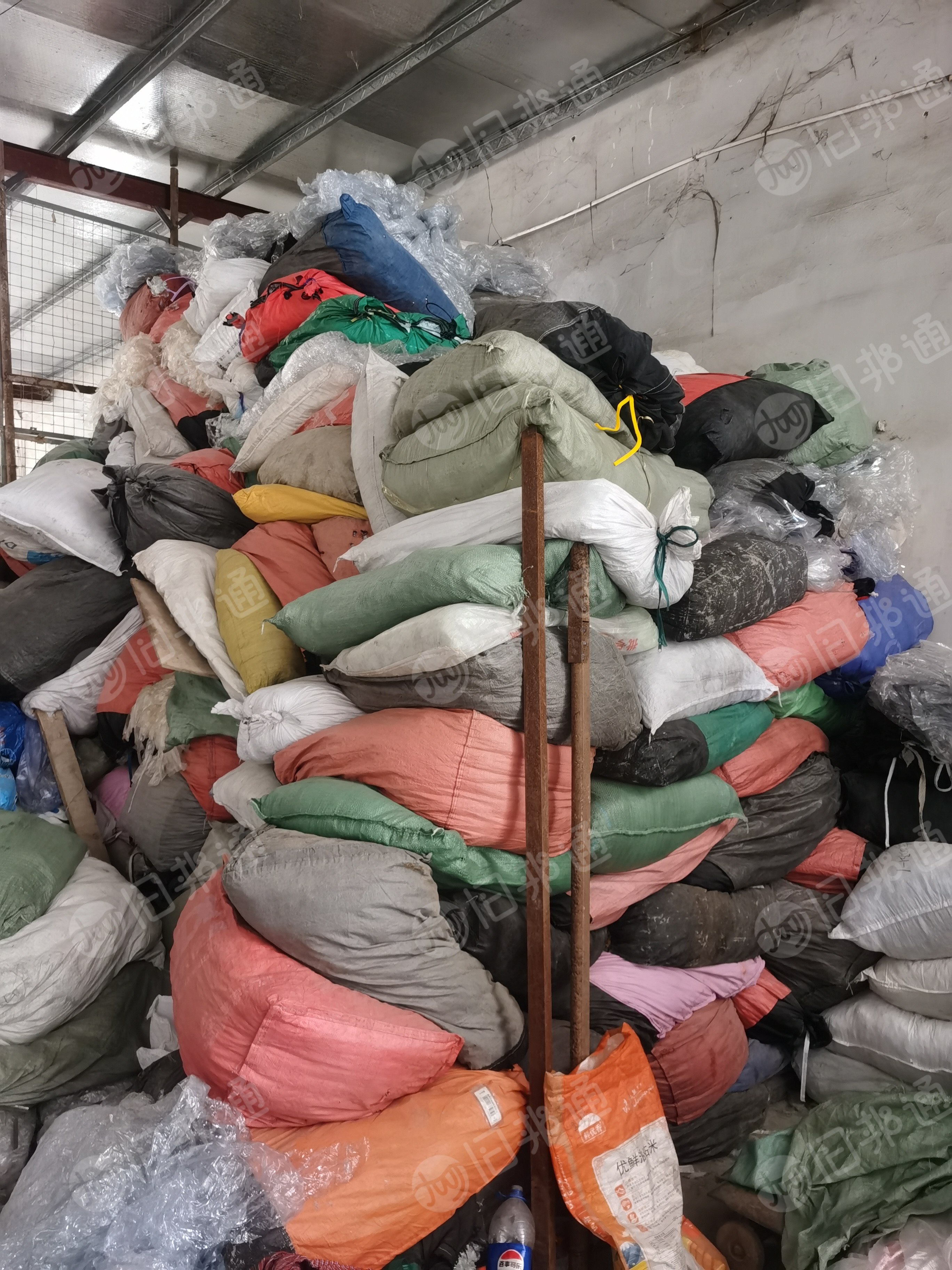 出售透明软质PVC膜，不带胶，挑干净的可以直接下机破碎用