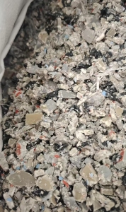 出售硬质PVC地板破碎料，现货够车