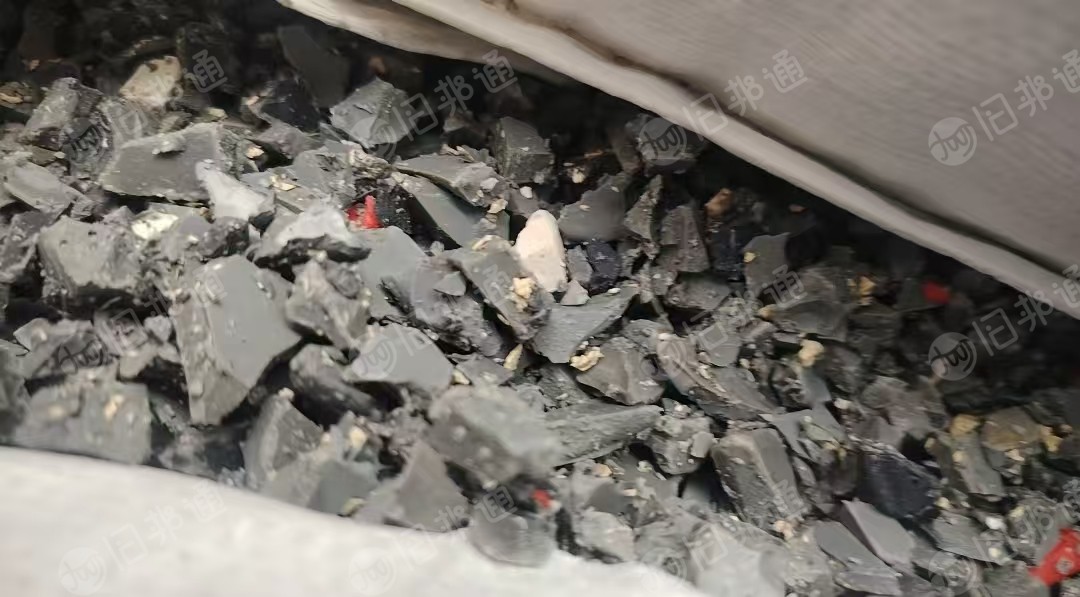 出售硬质PVC地板破碎料，现货够车