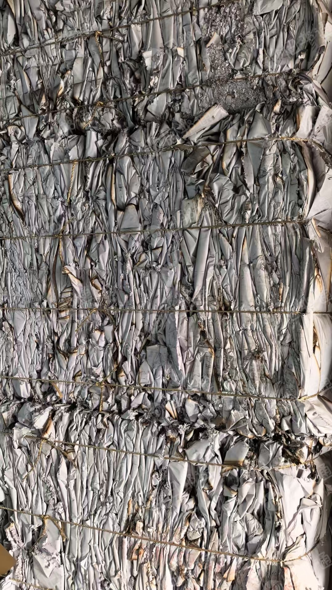 出售白色淋膜原纸压包料，不带膜，有一点火烧痕迹