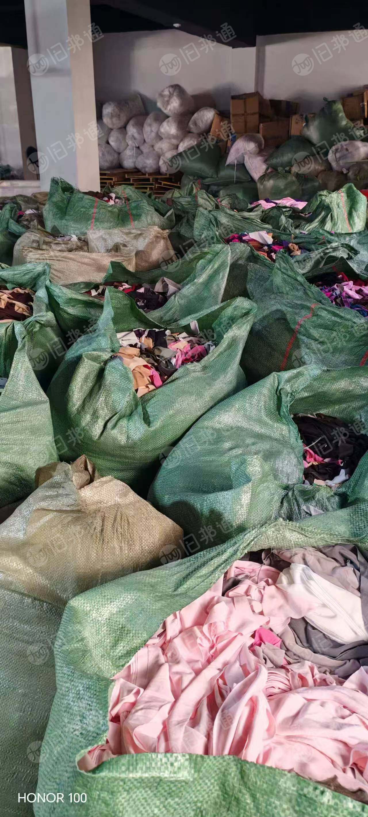 长期出售氨纶废布，牛奶丝，氨纶废布统货，现货只有几吨，货在贵州铜仁