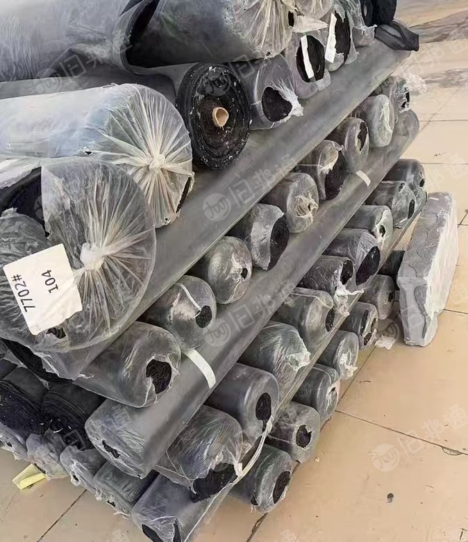 出售600D面料，牛津布，有平纹和网纹，50米一卷，现货有100多卷，什么颜色都有，货在浙江金华