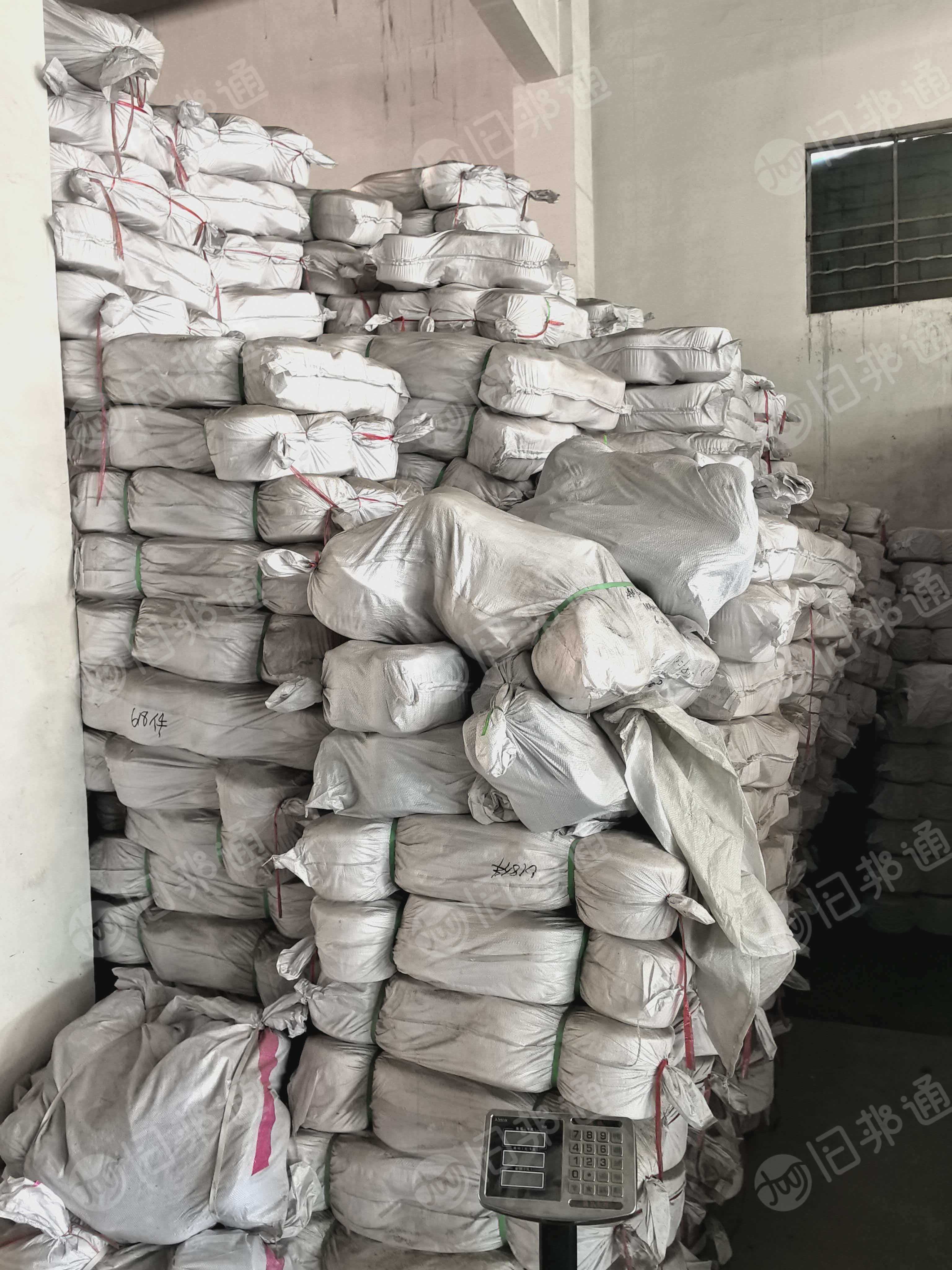 现货处理一批库存纱线A/R纱线，80黏胶20腈纶，环锭纺30支，同一批次，现货有19吨，货在浙江绍兴