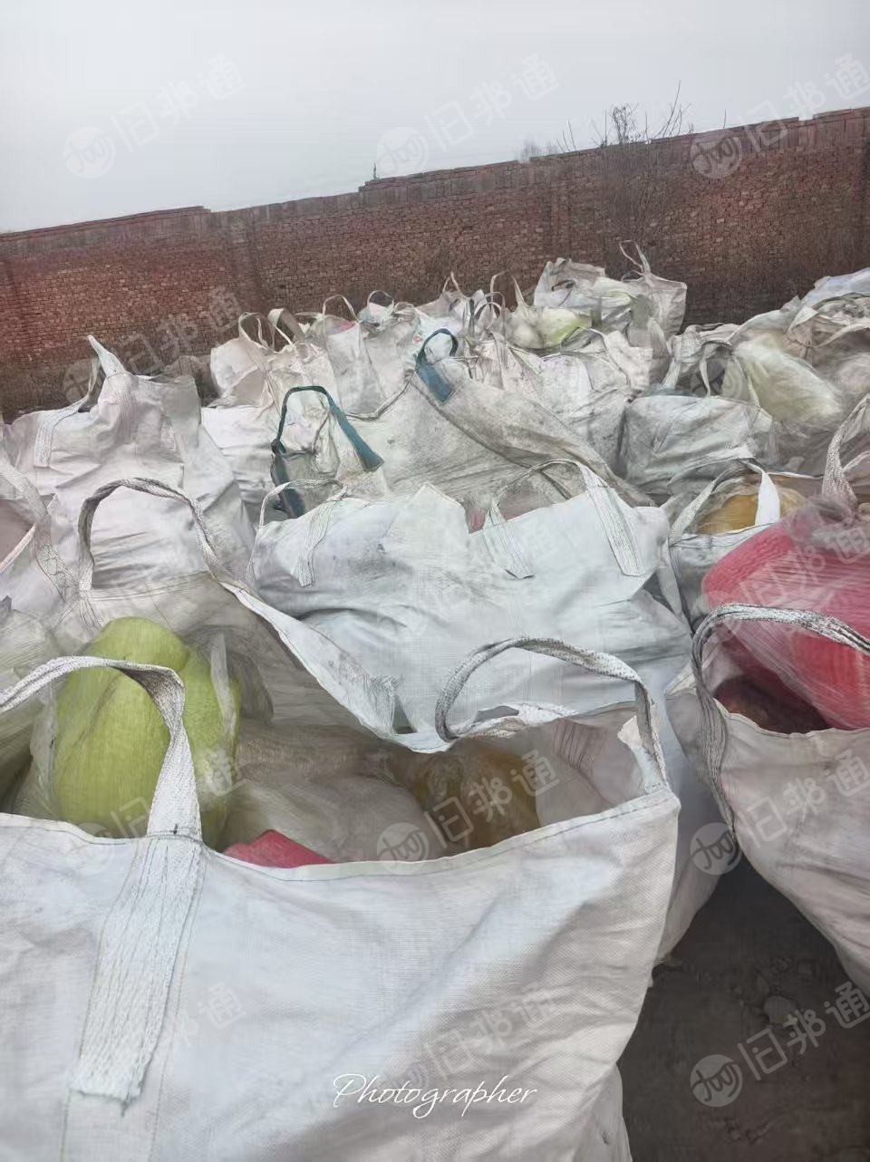 出售胶块废料，丙烯酸酯材质的，有点粘度，现货15吨左右