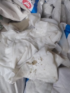 出售PVB废料，有颗粒，有破碎料也有机头料，做汽车挡风玻璃夹胶下来的，现货50吨