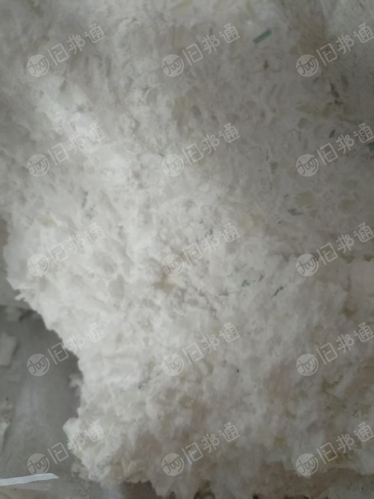 出售PVB废料，有颗粒，有破碎料也有机头料，做汽车挡风玻璃夹胶下来的，现货50吨