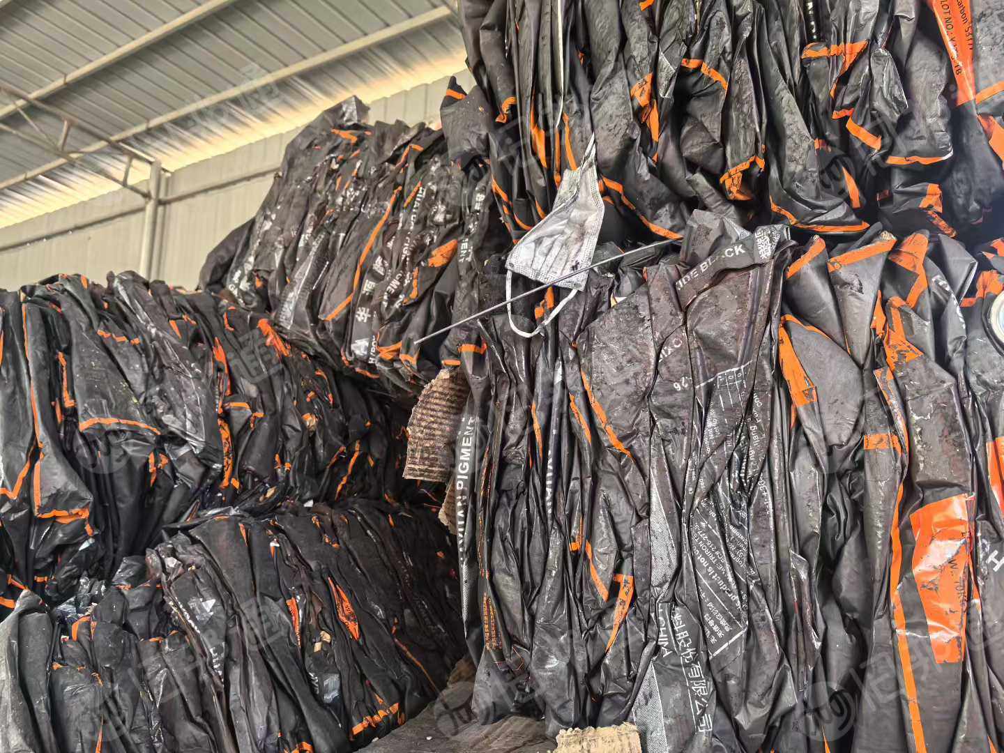 出售炭黑牛皮纸袋废料