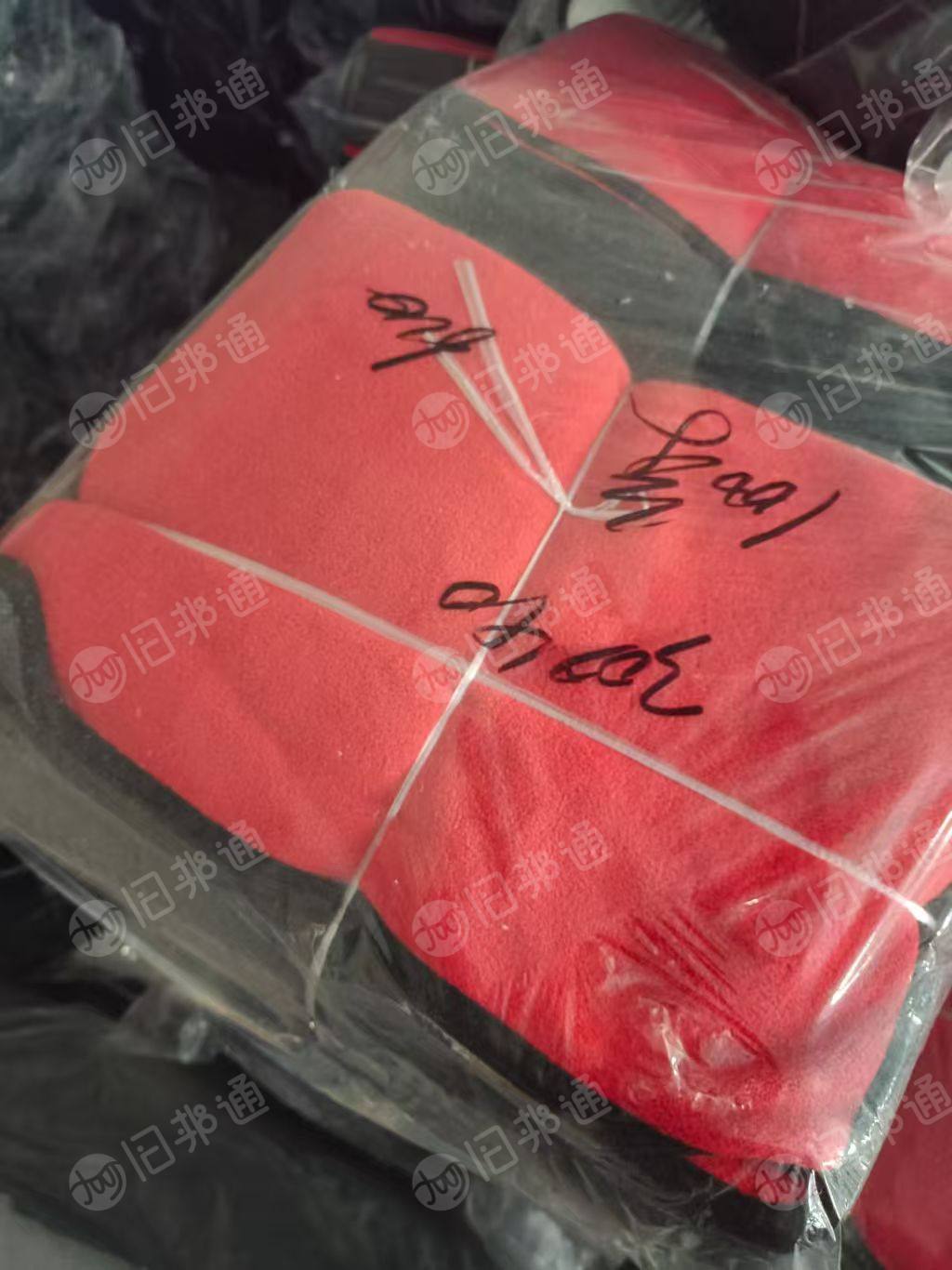 长期出售库存毛巾，毛巾尾货，30*40的，有白色，红色两种，现货1万多条