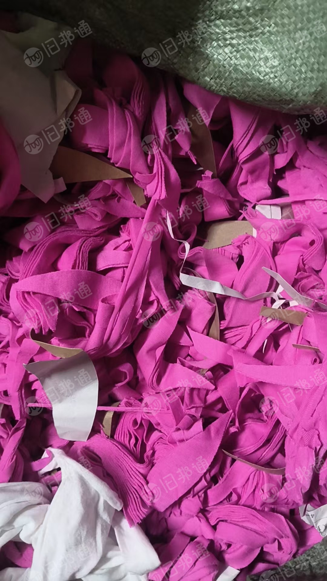 长期出售涤纶废布，涤纶边角料，涤纶造粒布，现货十几吨