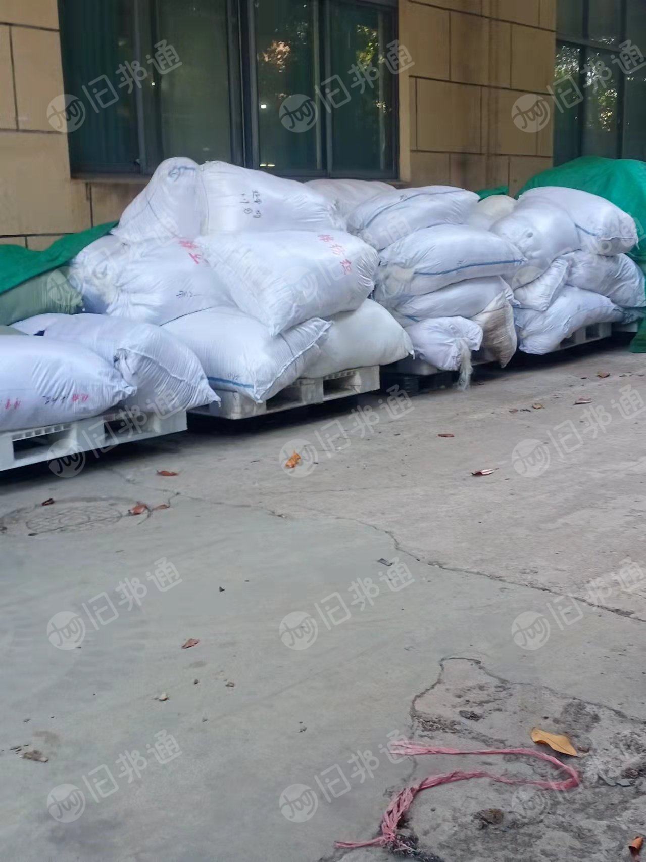 纺织厂长期大量出售涤纶废丝，涤纶水丝，涤纶干丝，毛边等，总的月供最少70-80吨，厂在浙江湖州