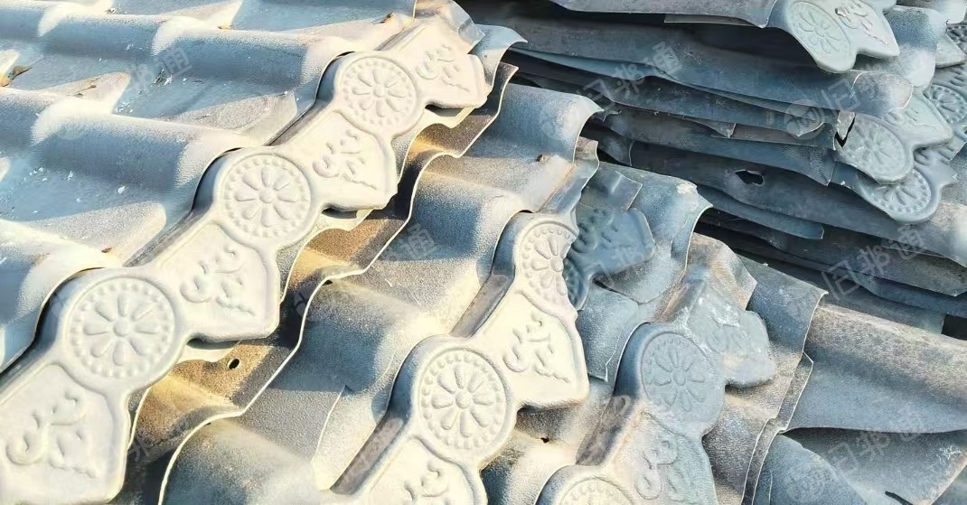 出售干粉的PVC树脂片破碎料，现货20吨左右