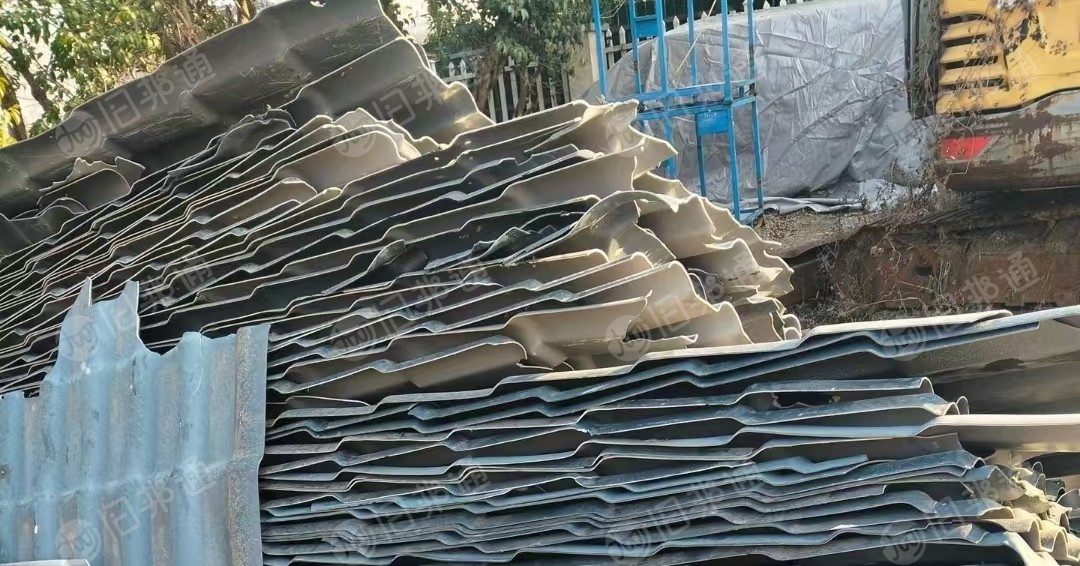 出售干粉的PVC树脂片破碎料，现货20吨左右