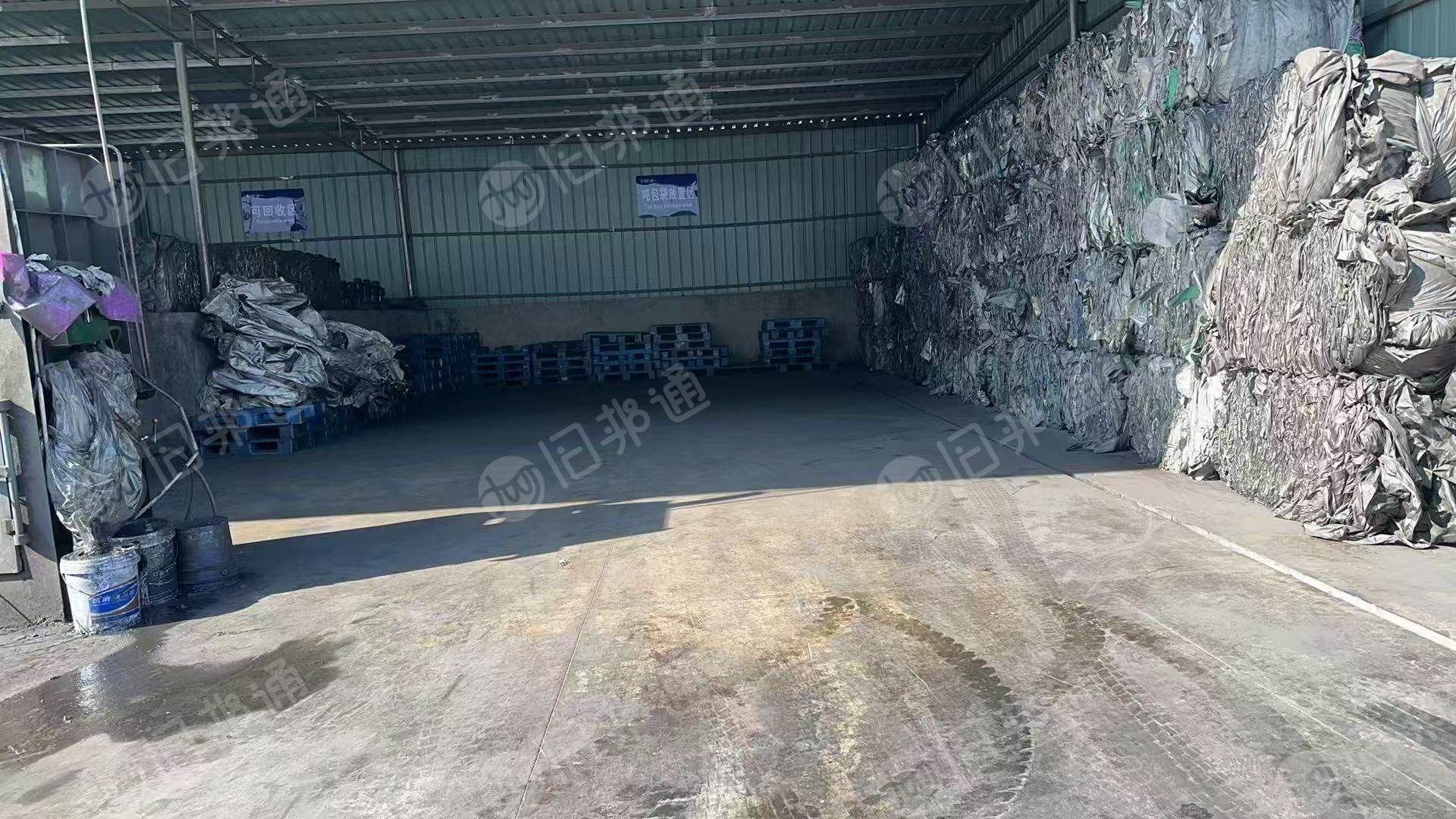 出售电池吨包含铝塑膜,装石墨下来的,现货9*6一车