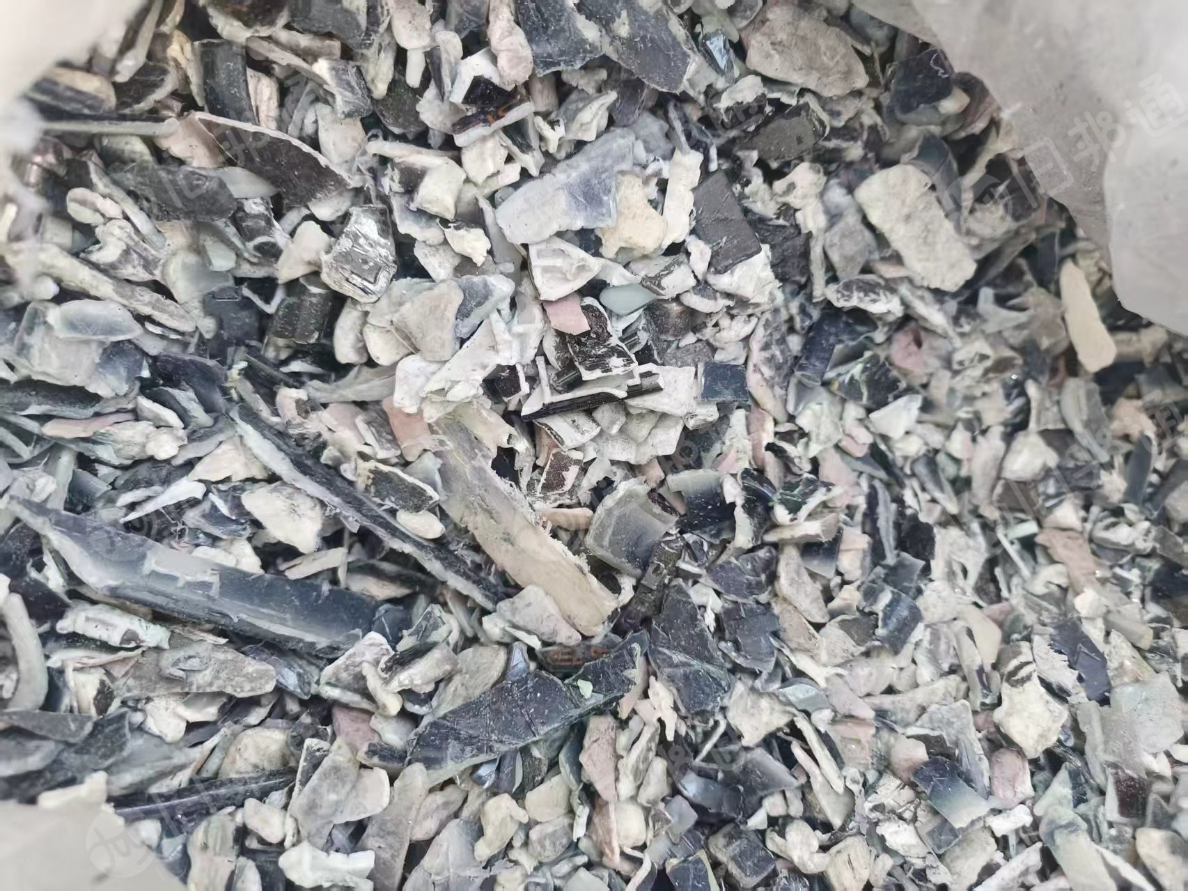 出售合金破碎料 ，汽车料破碎下来的，不阻燃，现货250吨