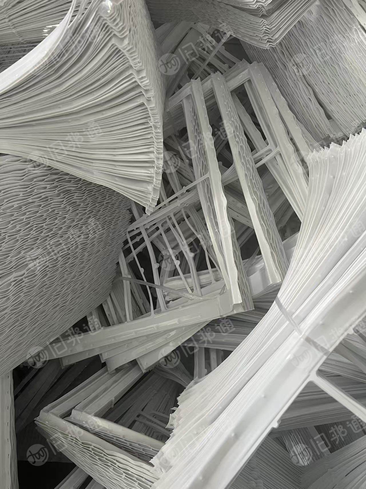 出售pet吸塑盒边角料，手机电子的托盘边角，月供30吨