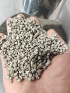 出售二级高压膜颗粒，过100目，现货100吨