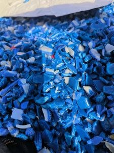 出售大蓝桶破碎料，原生，无味，现货十几吨