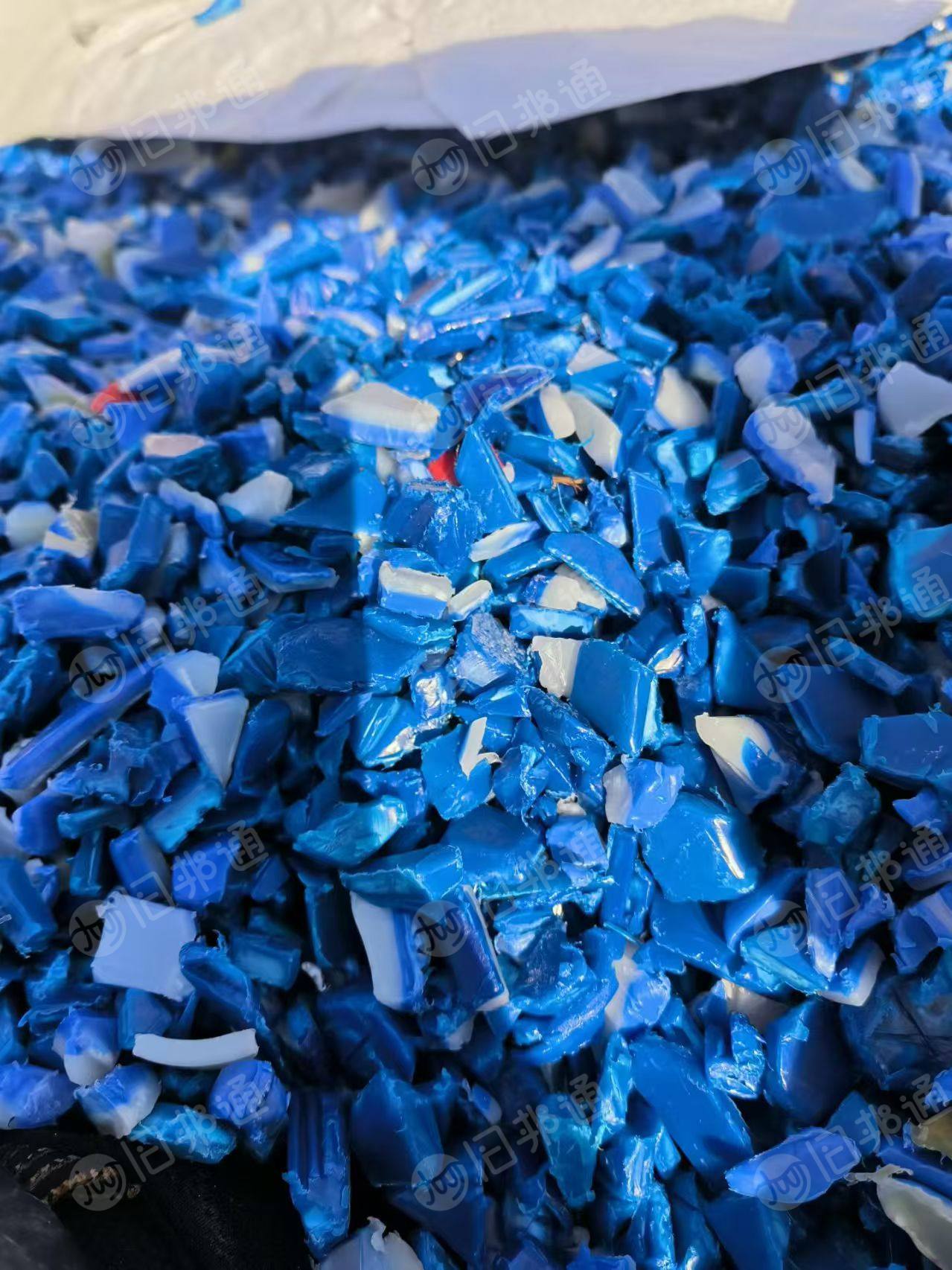 出售大蓝桶破碎料,原生,无味,现货十几吨