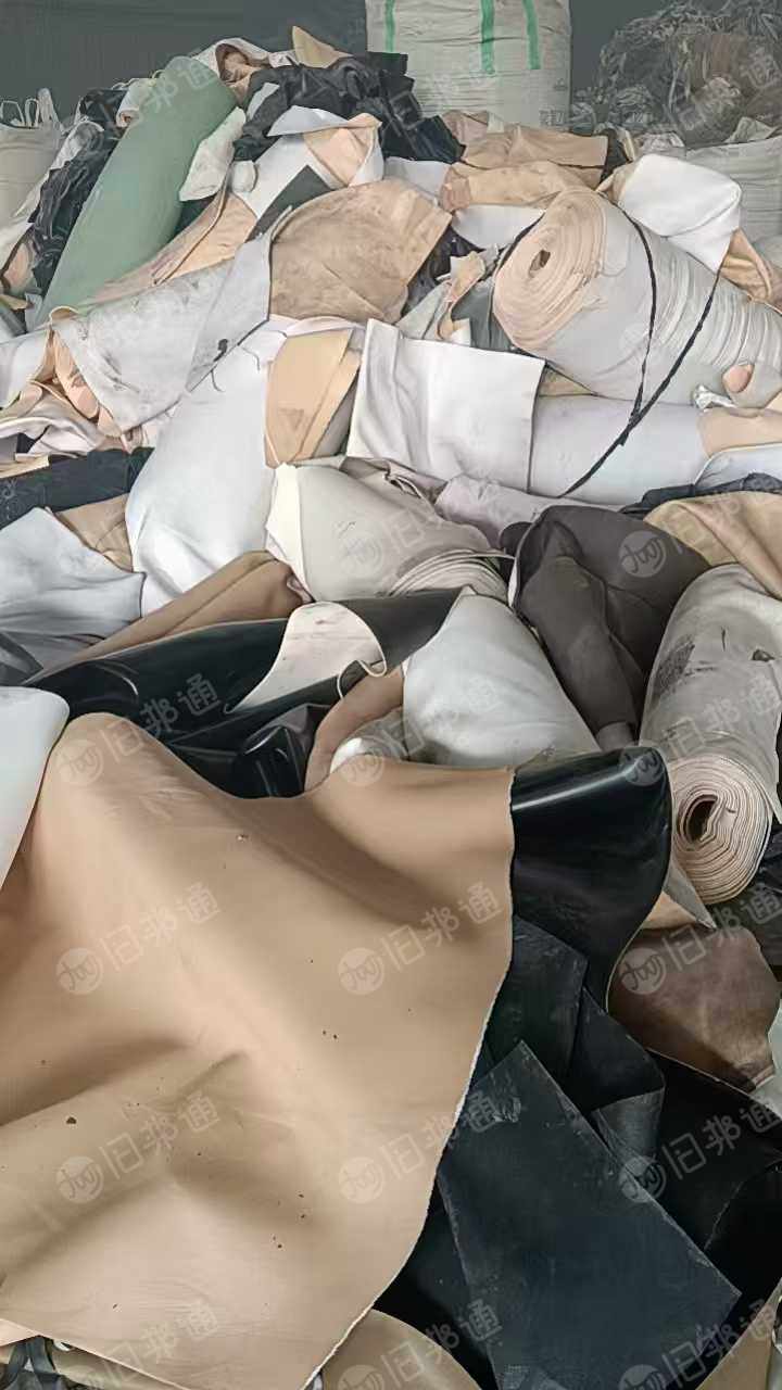 出售软质PVC发泡料，现货30吨