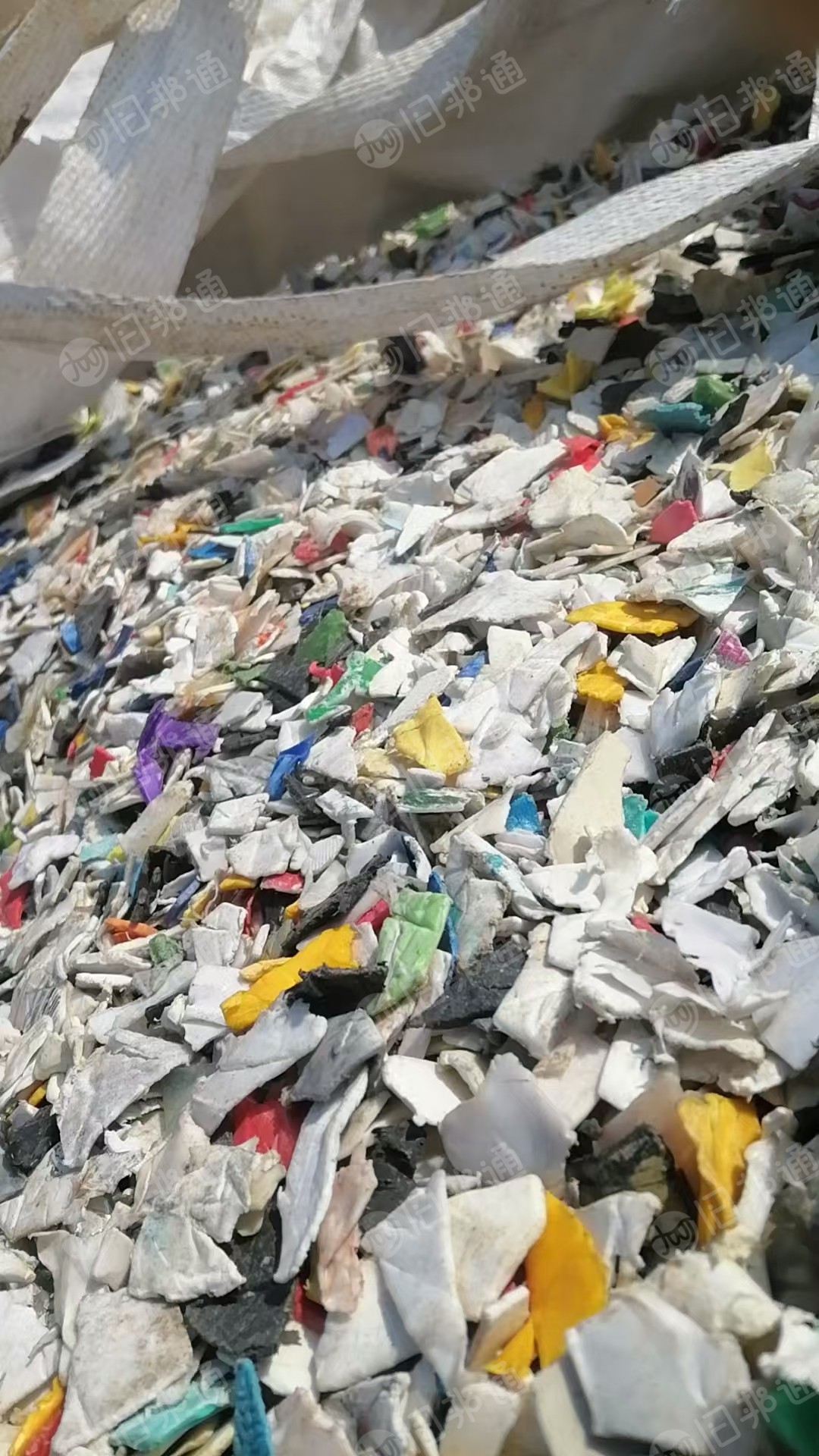 出售涂料桶破碎料，花桶破碎料，没过风选全漂甩干，现货十来吨