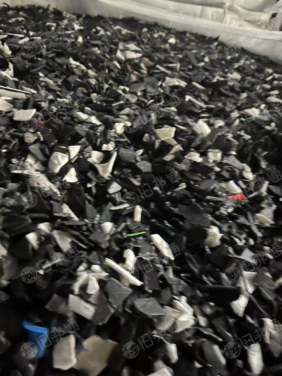 出售废旧电瓶壳破碎料，月供300吨，