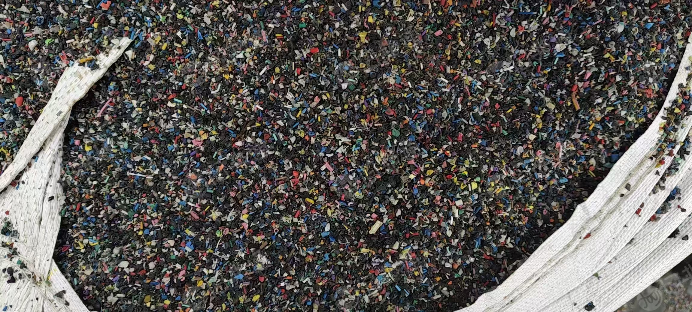 出售PVC电线皮破碎料，清洗干净，现货1000吨