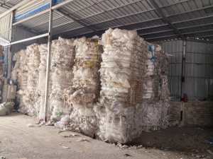 出售一级二级水洗缠绕膜废料，现货四五十吨，福建福州