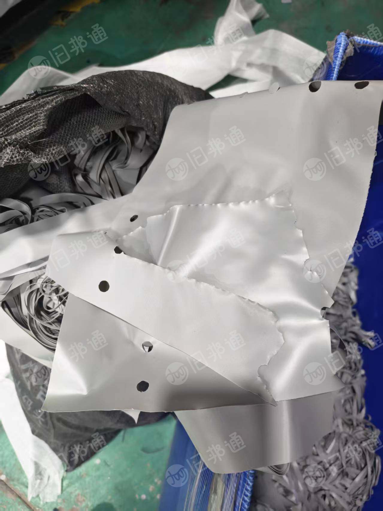 出售做医用血压计下来的软质PVC废料，带布的现货20吨，不带布的纯料9吨，膜料2吨