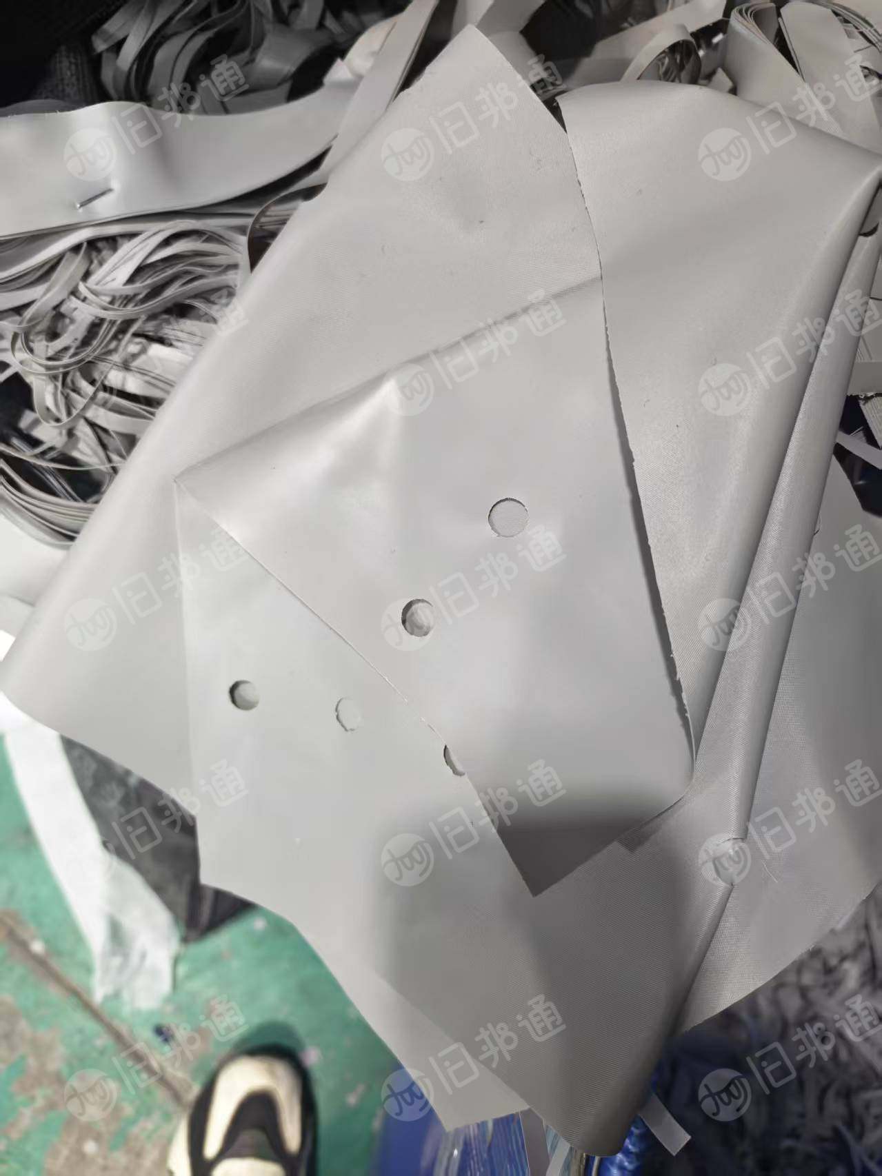 出售做医用血压计下来的软质PVC废料，带布的现货20吨，不带布的纯料9吨，膜料2吨