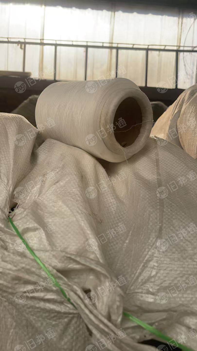 出售锦纶包覆纱，库存锦纶丝，有规格40/70的，也有20/70，大小轴子一起走，现货3吨多