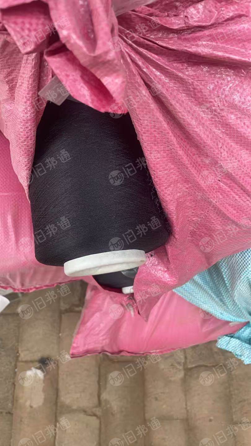 出售锦纶包覆纱，库存锦纶丝，有规格40/70的，也有20/70，大小轴子一起走，现货3吨多