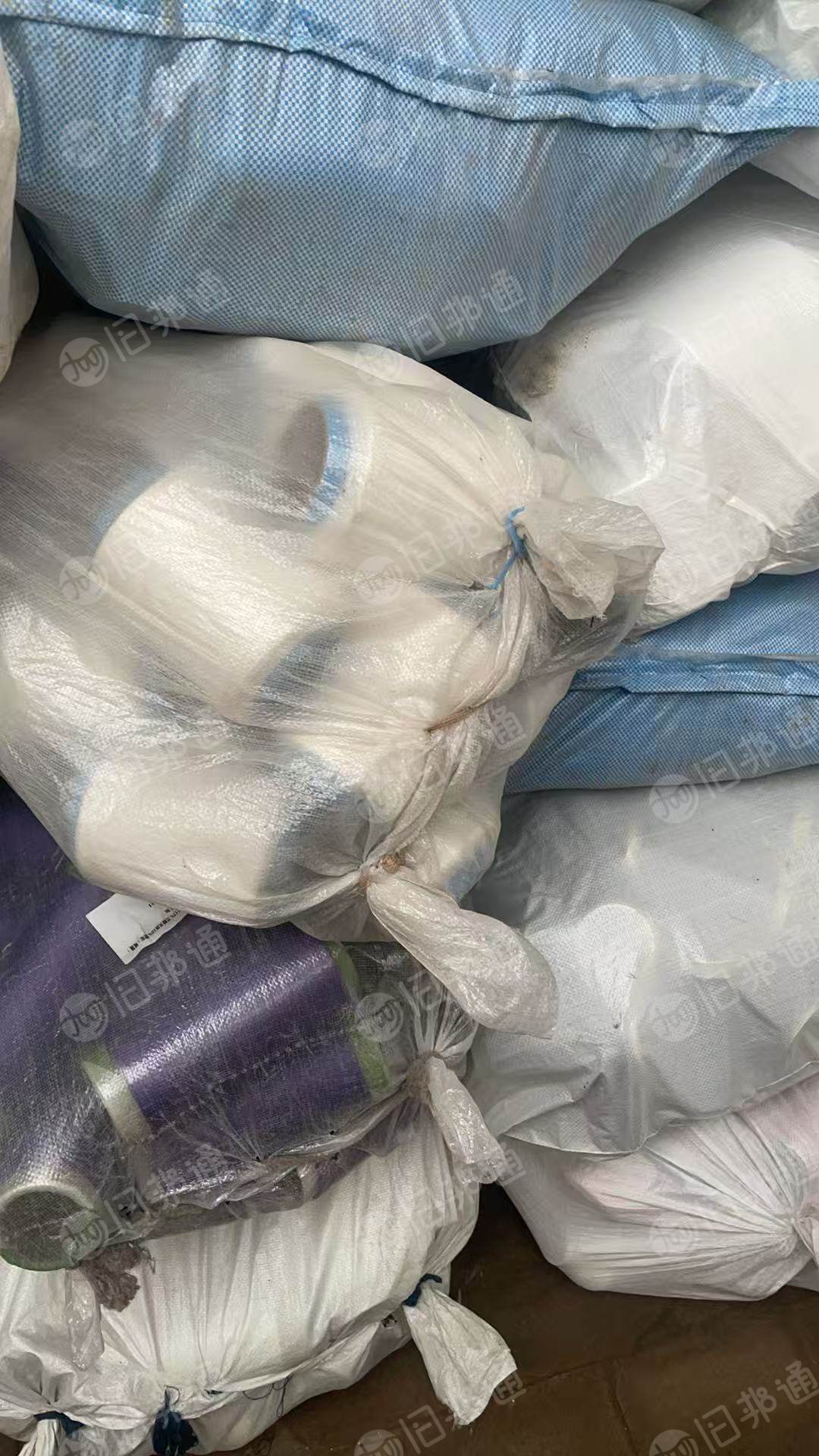 出售锦纶包覆纱，库存锦纶丝，有规格40/70的，也有20/70，大小轴子一起走，现货3吨多