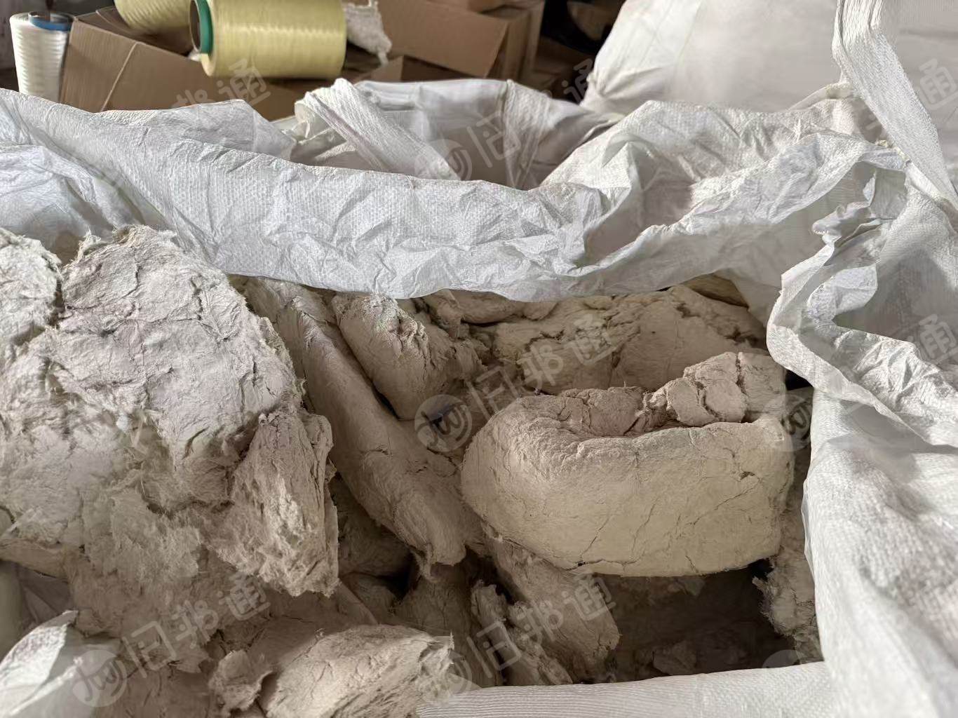 出售芳纶1313浆粕，做汽车汽车上材料下来的，现货有27吨，货在江苏无锡