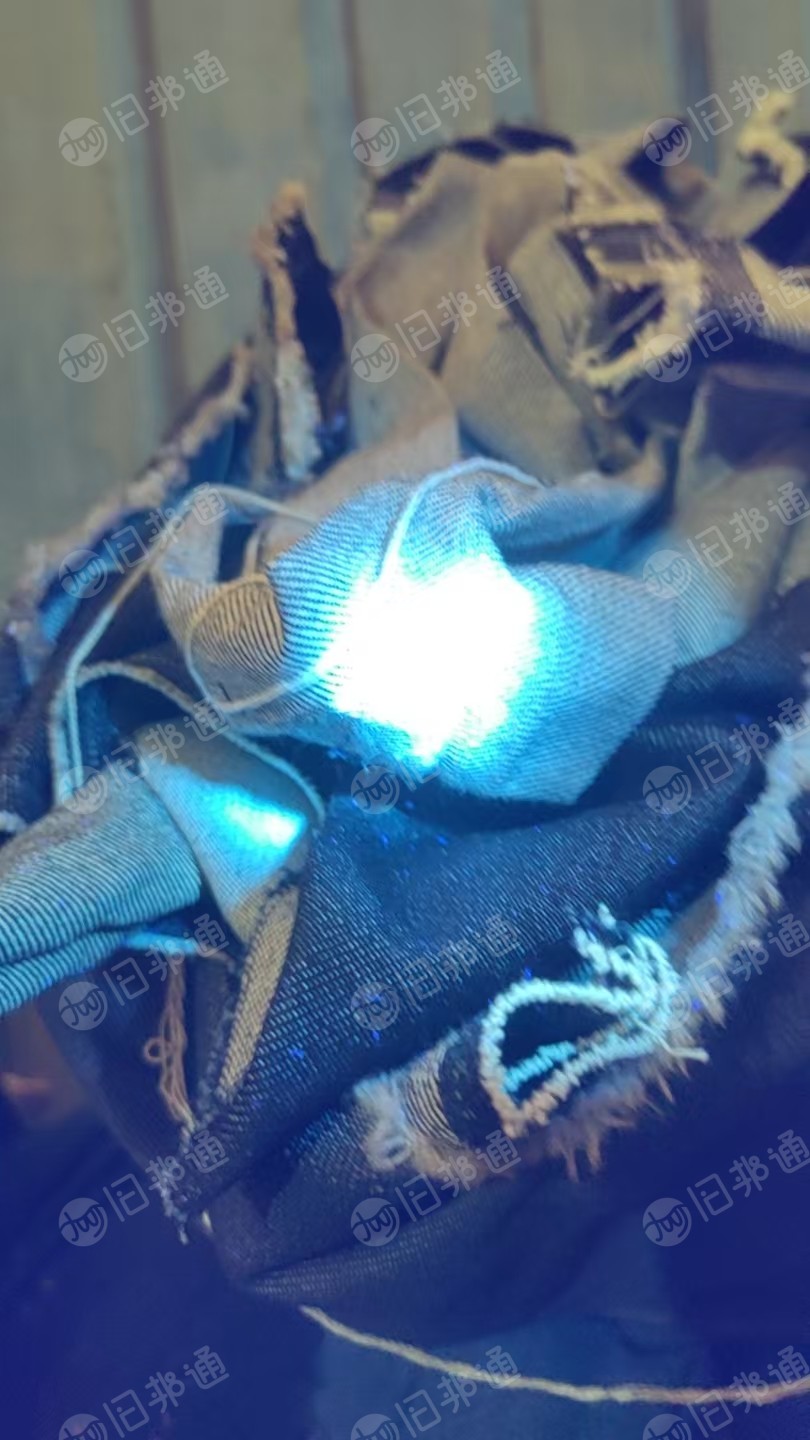 长期出售纯棉牛仔废布，牛仔布，月供十来吨，货在广东佛山