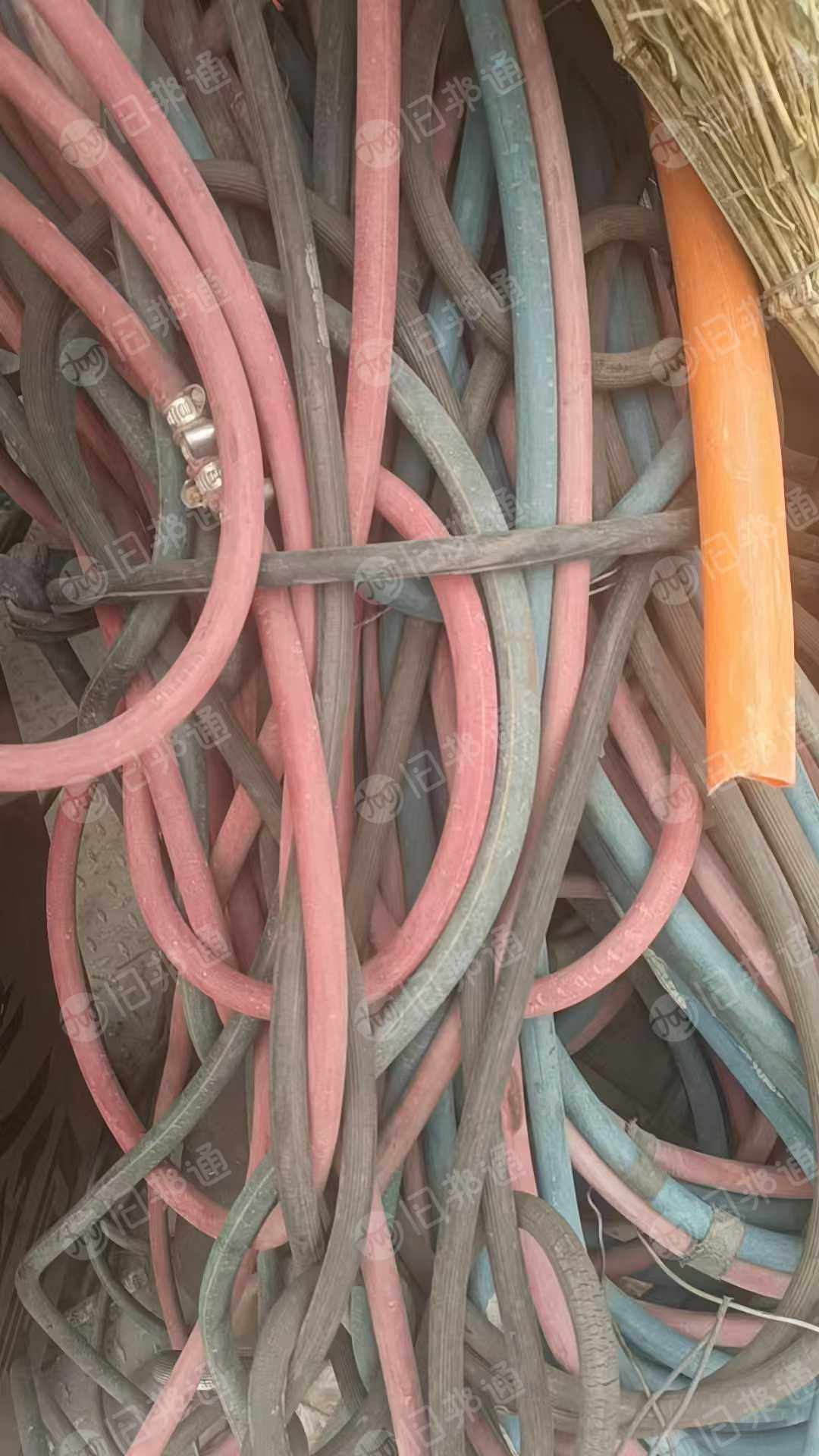 出售输送带废料，橡胶管，橡胶皮